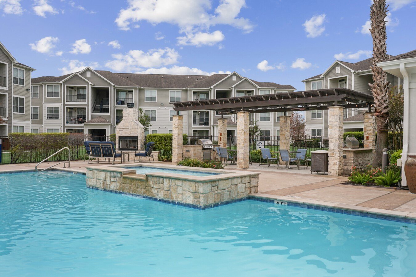 The Henry at Woodland Hills